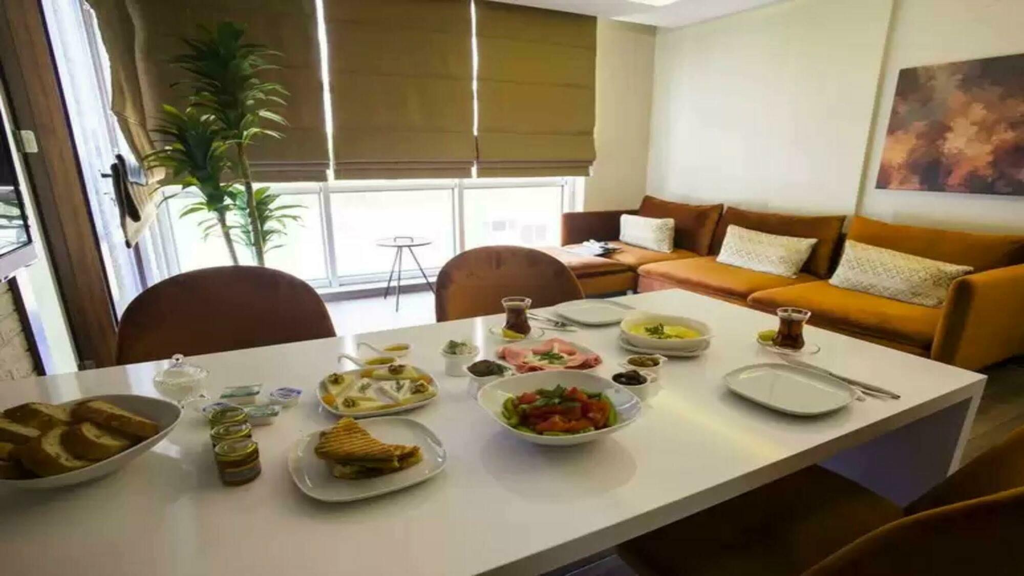Maxuite Hotel In Home Akçay Exteriör bild